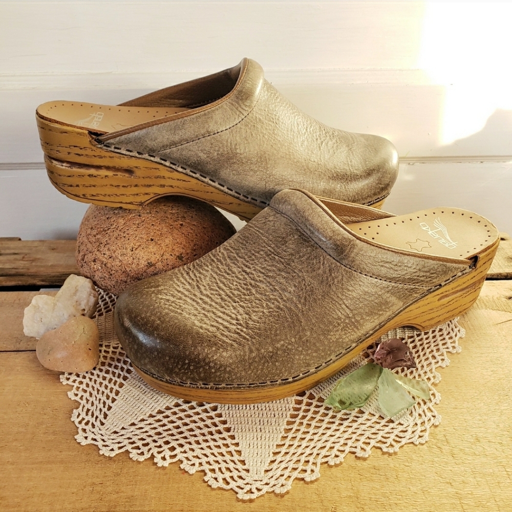 Pebble Dansko Pro Sonja Open Back Clog Mules Burnished Distressed Honey Cottage♡